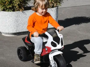 Motoreta Electrica pentru Copii , 3 Roti cu Lumini si Sunete Reale, Alb /  Rosu